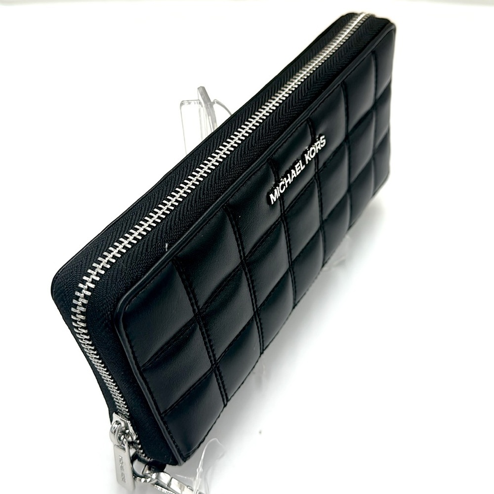 MICHAEL KORS Continental Wristlet Phone Case Wallet Black 
NWT - Picture 3 of 13